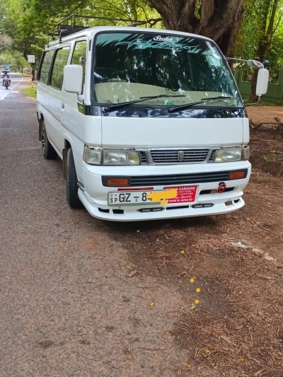 Nissan Caravan 2002 Van (Used)