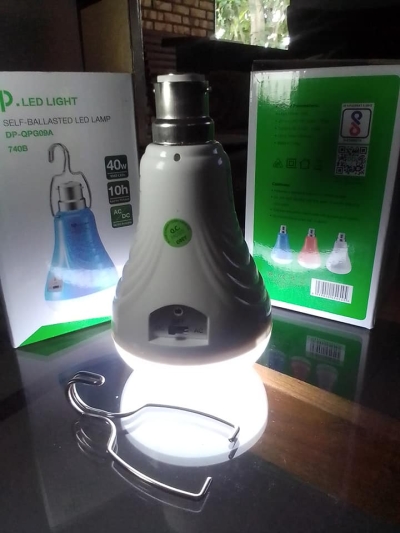 Rechargeable LED bulb