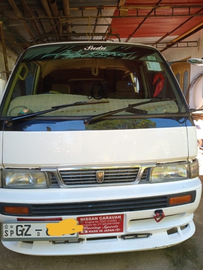 Nissan Caravan 2002 Van (Used)