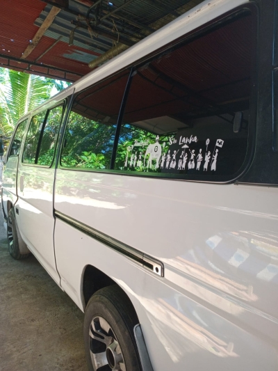 Nissan Caravan 2002 Van (Used)